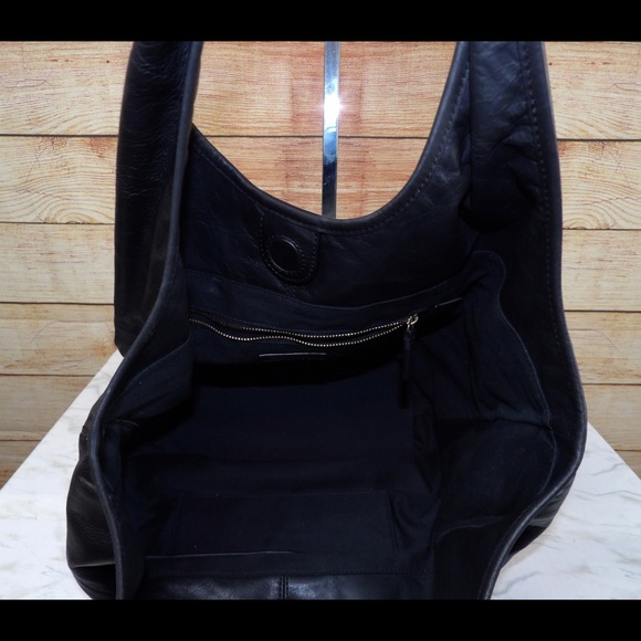 Tory Burch Robinson Large Leather Tote - Picture 5 of 16